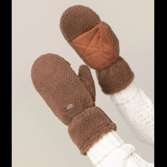 Kombi Accessories - NWT KOMBI Camila Mittens Brown Oak (Winter Jilly Box 2025) | Size US S